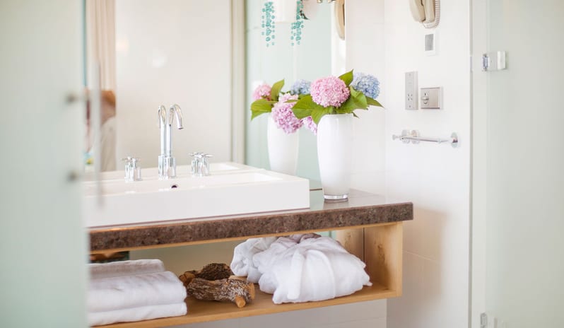 SUN GARDENS - CLUB ROOM DRESSING ROOM